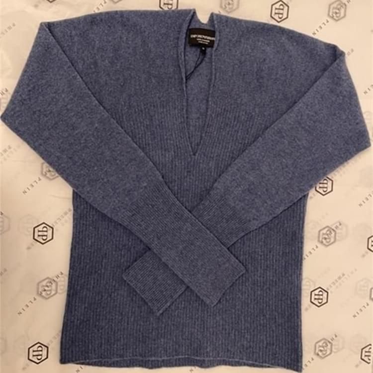 Armani 阿玛尼羊毛衫V领 #8009